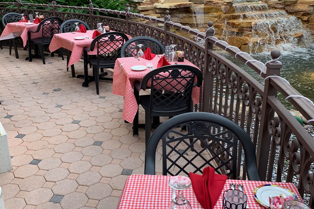 Molino's Restaurant Interior